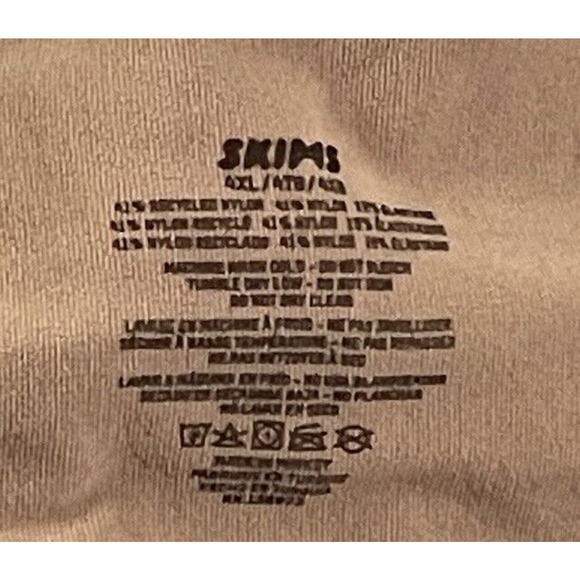 NEW!! SKIMS Bodysuit, Size 4XL. Adjustable Straps. Snap Bottom. Without Tags. - Picture 5 of 8